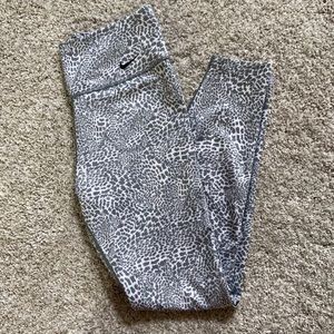 Nike high rise cheetah print leggings